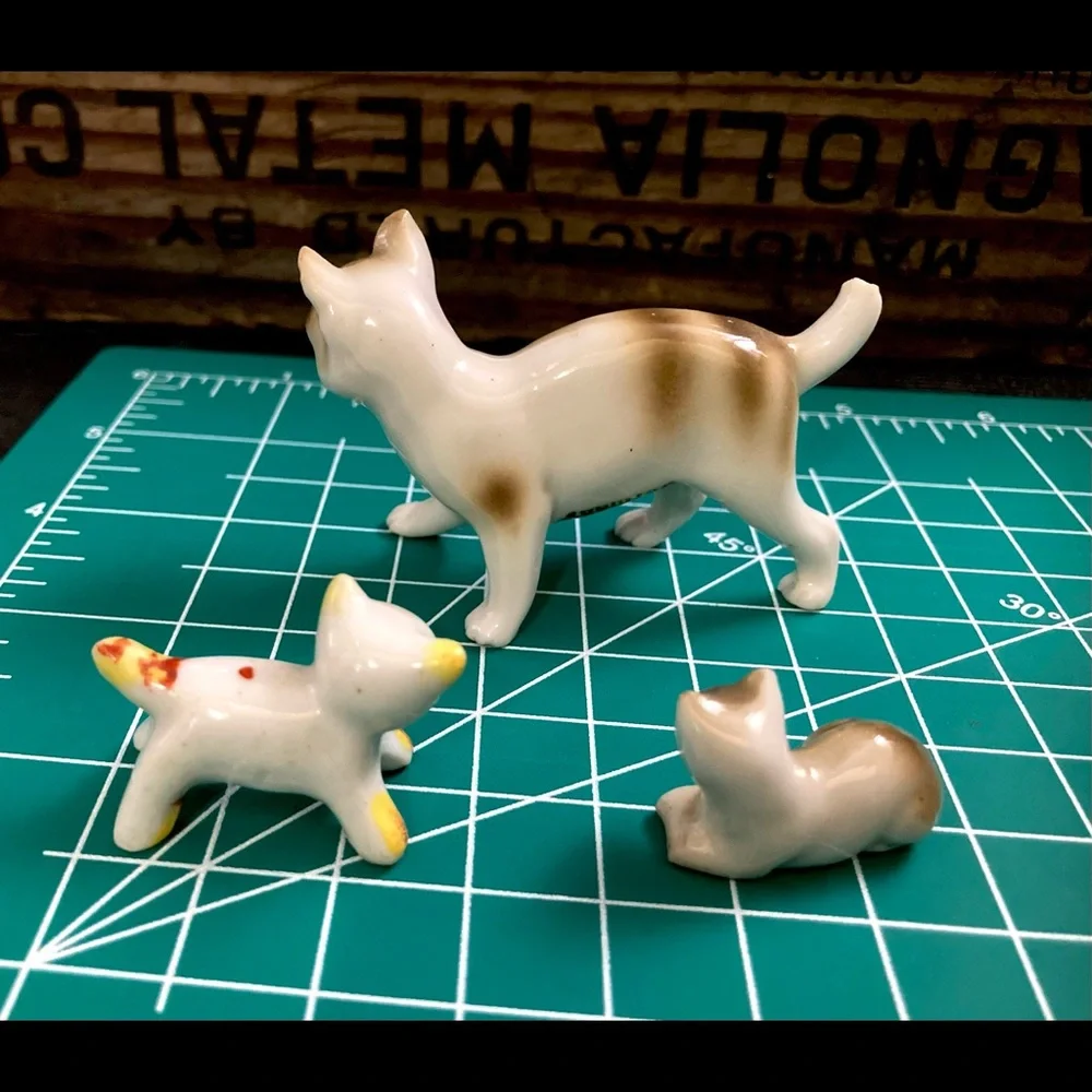 Vintage Mid Century Porcelain Cat And Kitten Figures Made In Japan & Germany